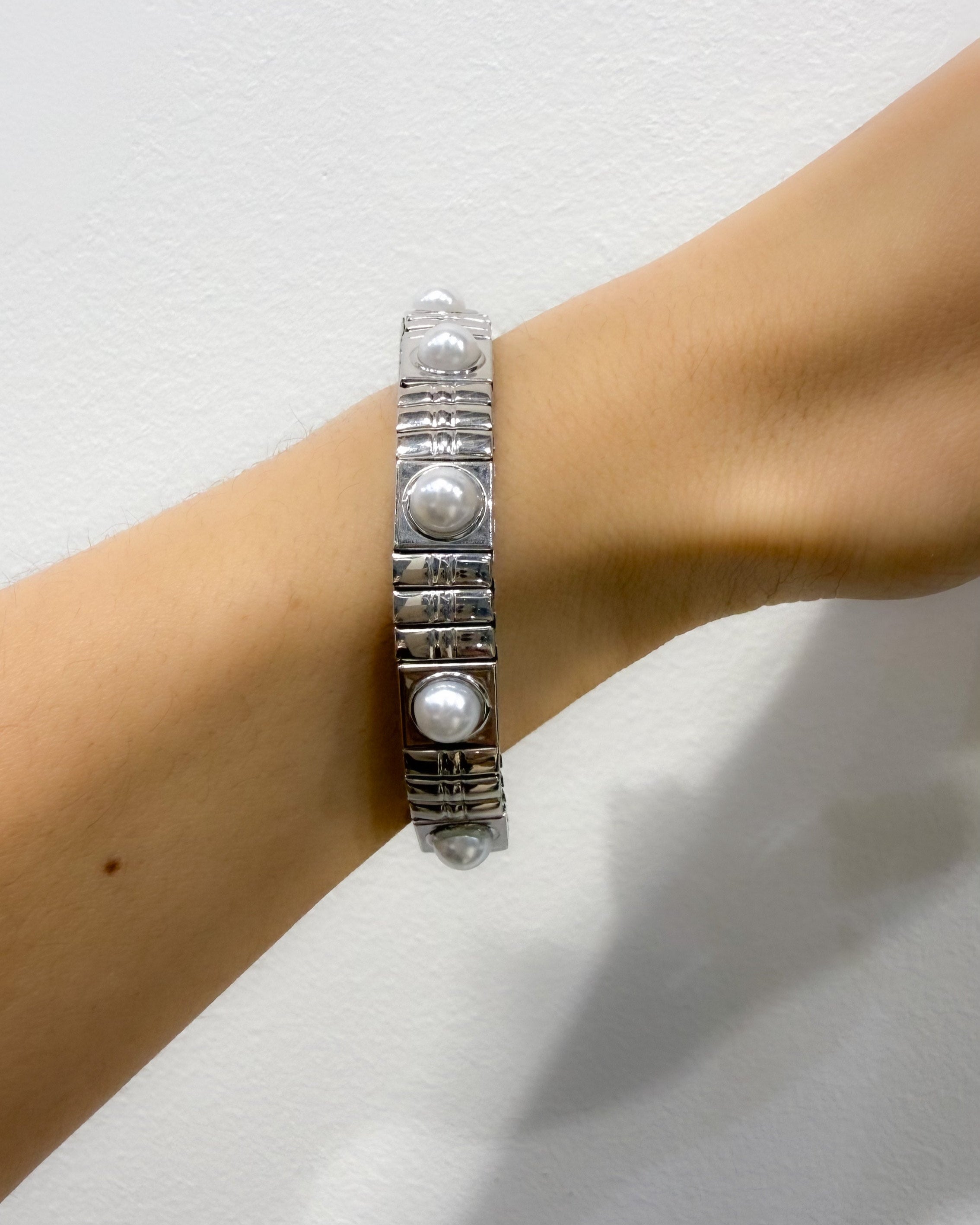 Silver Elastic Pearl Bracelet