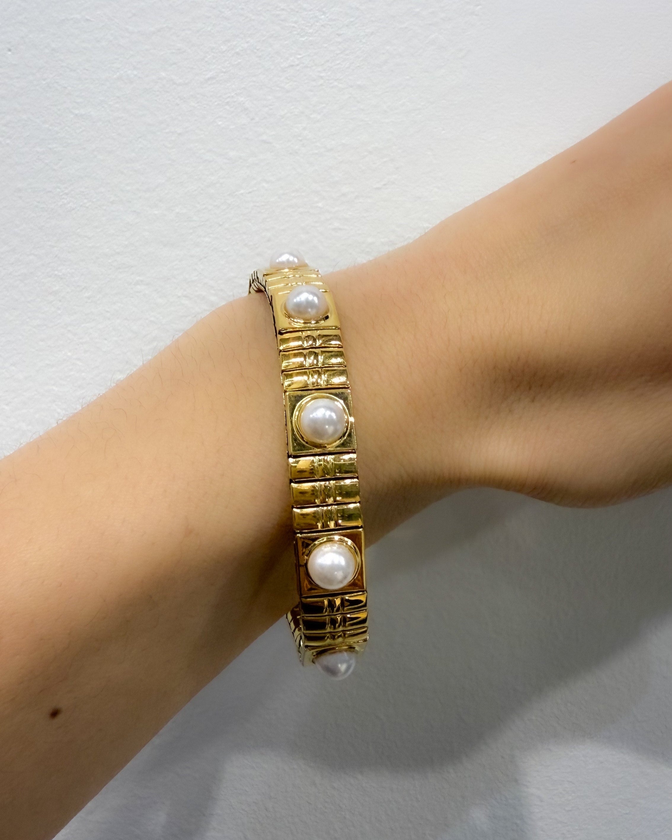 Golden Elastic Pearl Bracelet